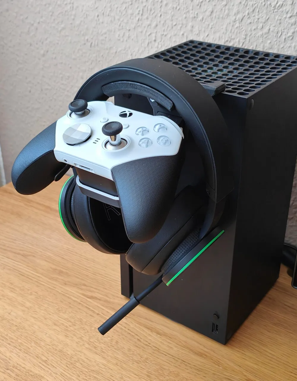 Xbox Series X Elite 2 Controller & Headset Holder - Free 3D Print Model ...