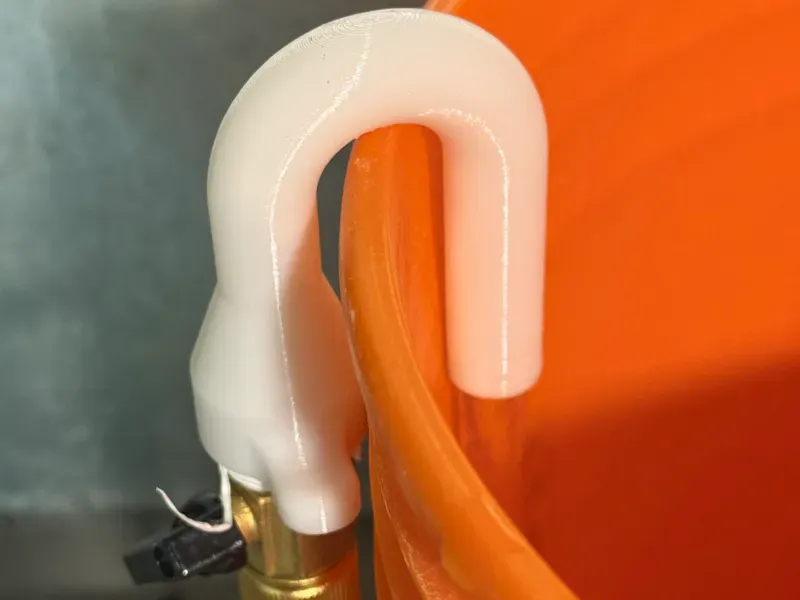 Water filling hook