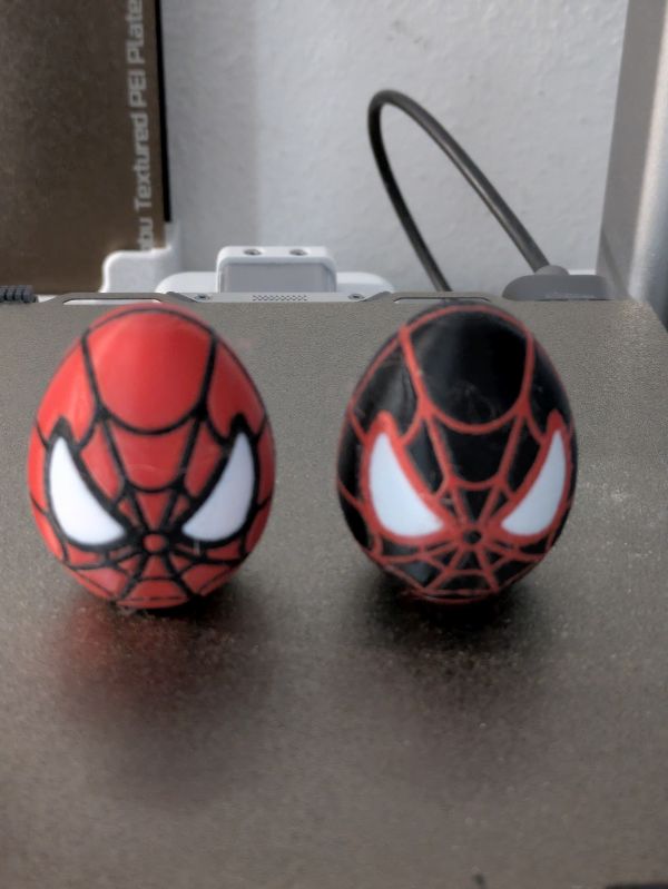 Miniatura 2 do modelo 3D Multi-Color Spiderman Easter Egg (Easter contest)