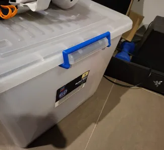 Storage box clip