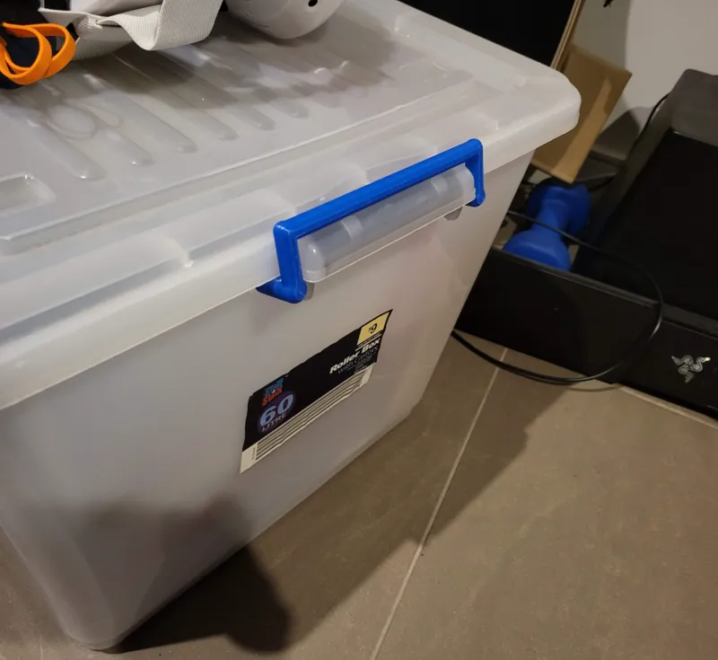 Storage box clip