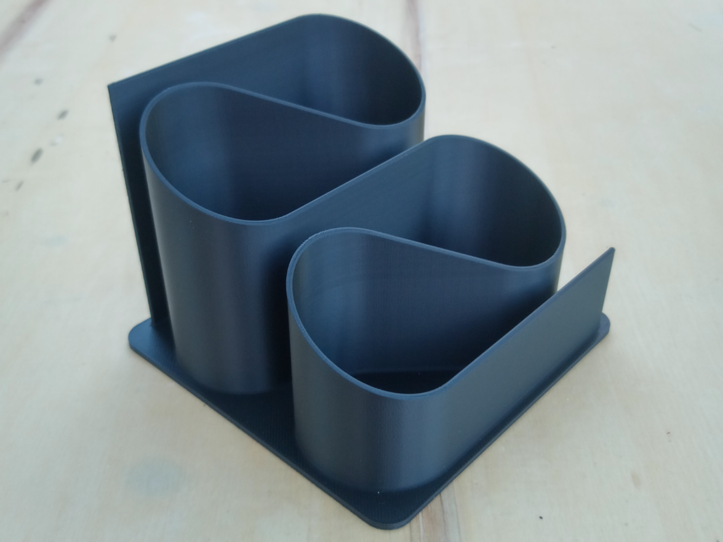Wavy Pen Holder 3D model