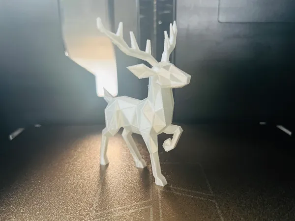 Renne décoratif low poly