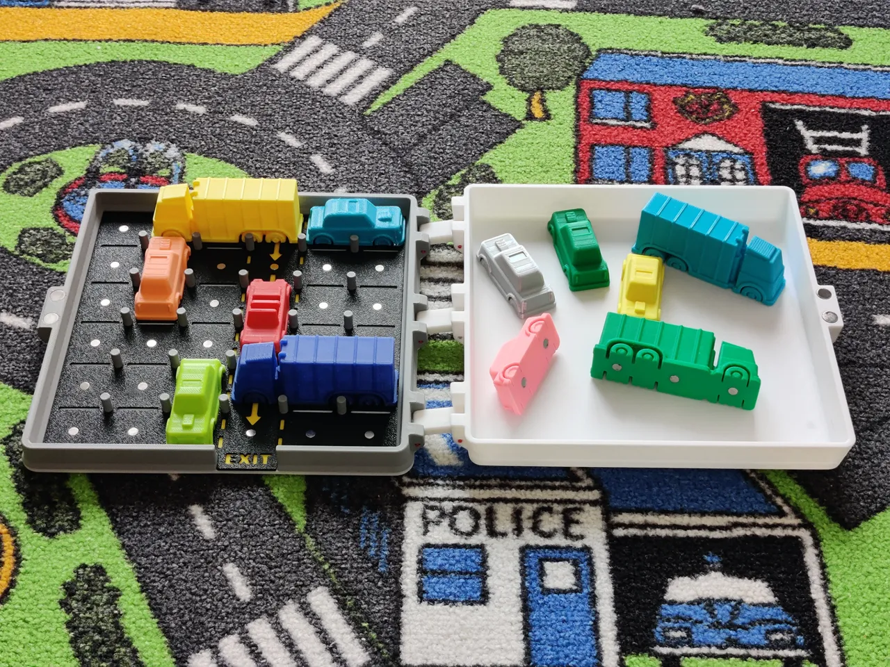 Rush hour - logical game with cars view 3