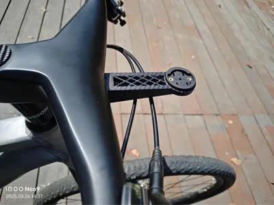 One-piece handlebar bike computer mount
