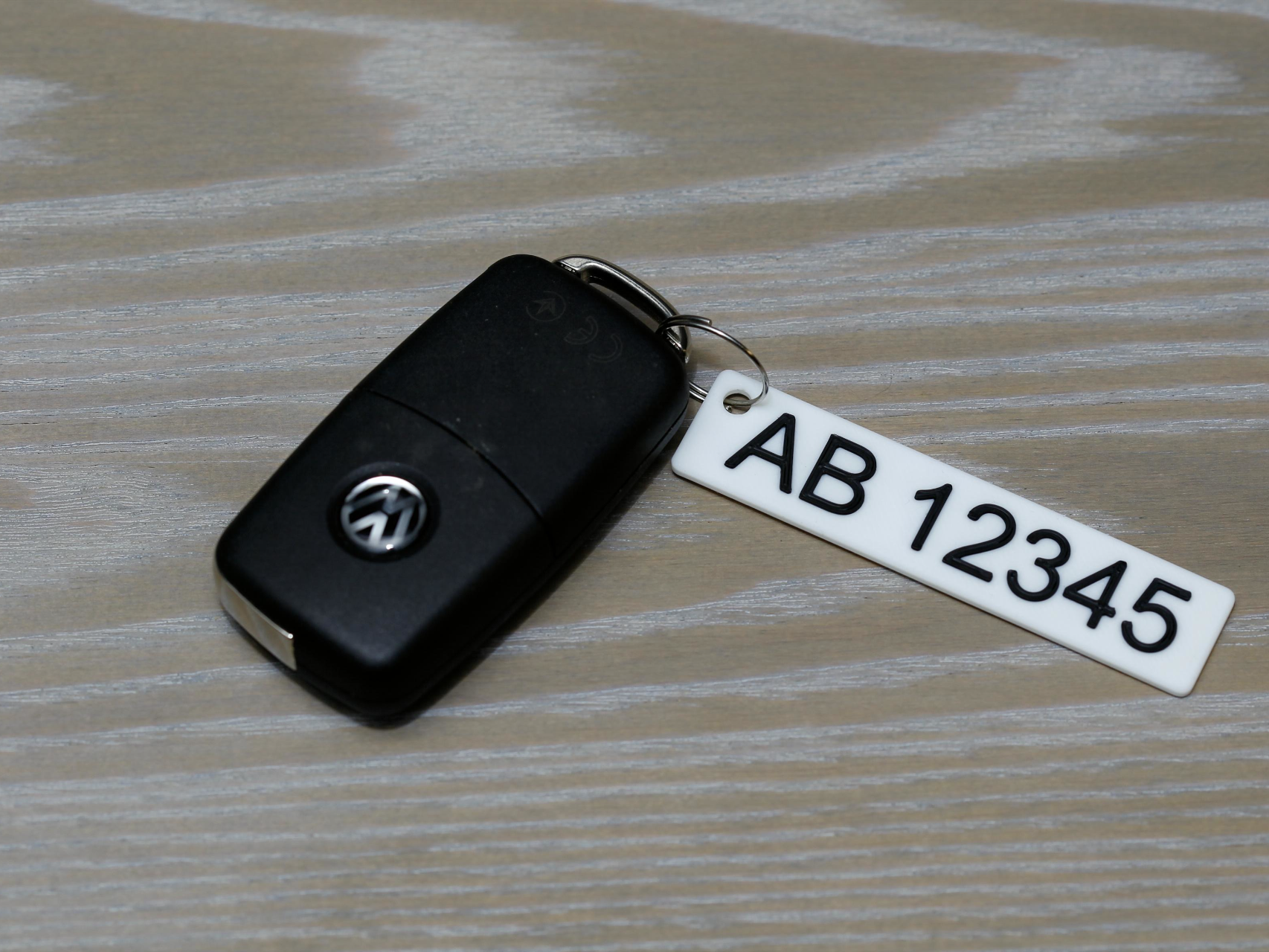Old license plate keychain - Norway