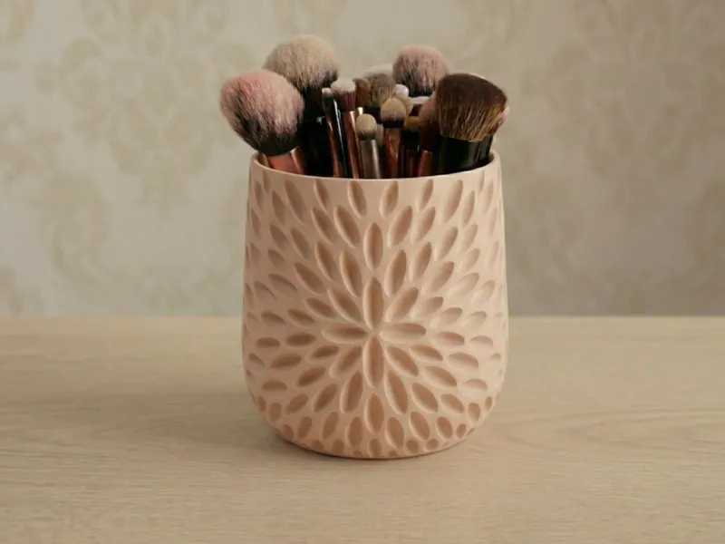 Ceramic pen/makeup holder with dividers