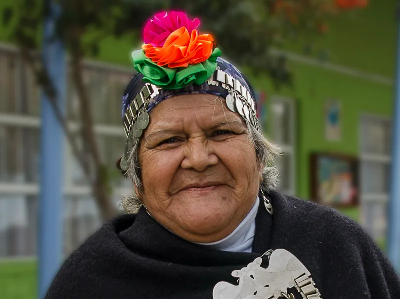 MUJER MAPUCHE