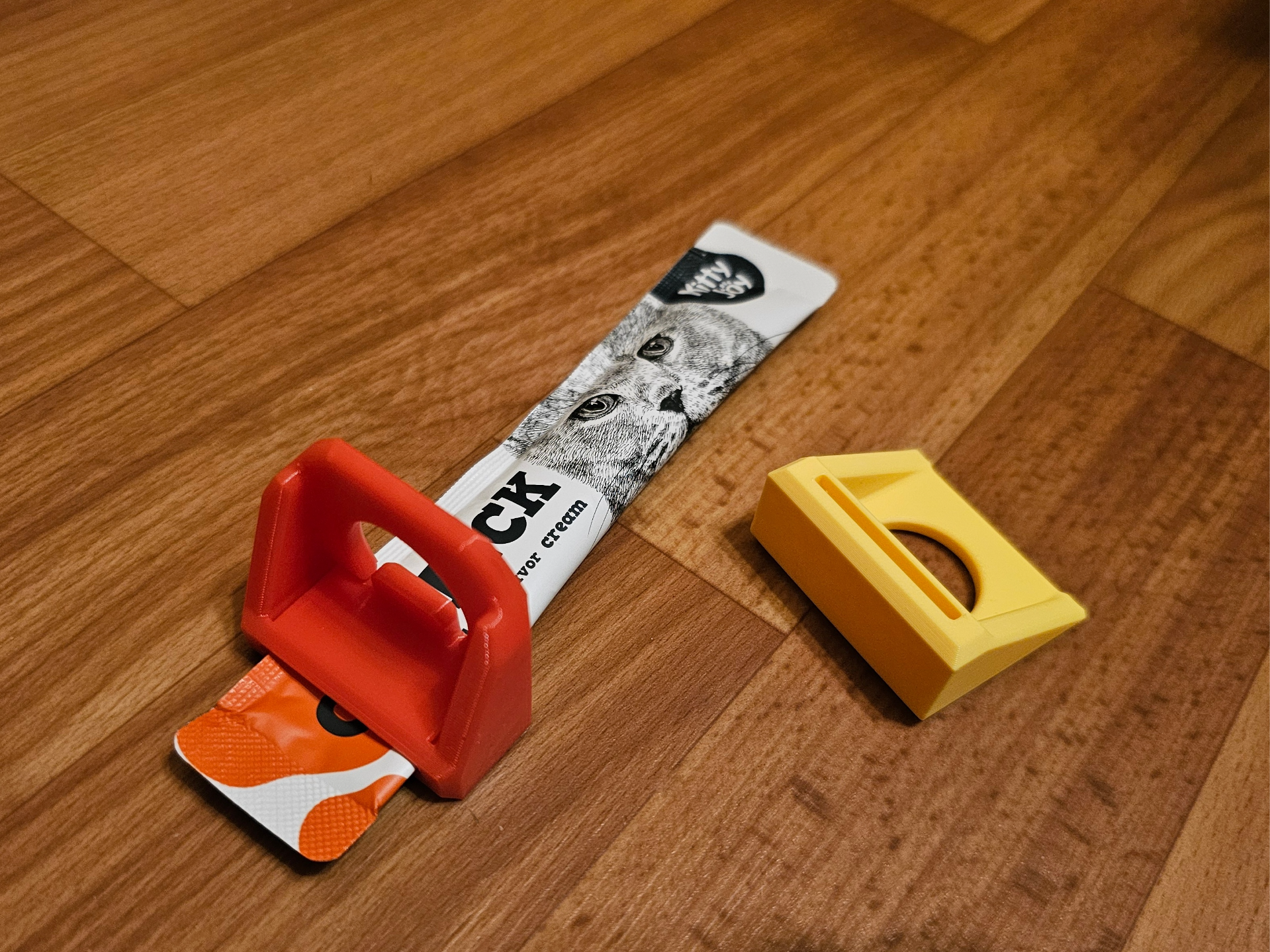 Cat Treat Tube Squeezer V3 (Upgraded)