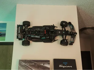 Mercedes Horizontal Wall Mount for Command nail