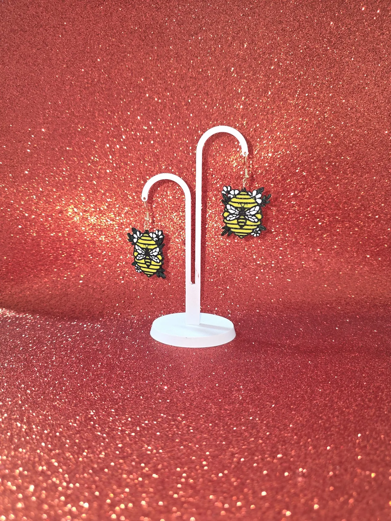 Flowered honeycomb earrings view 3