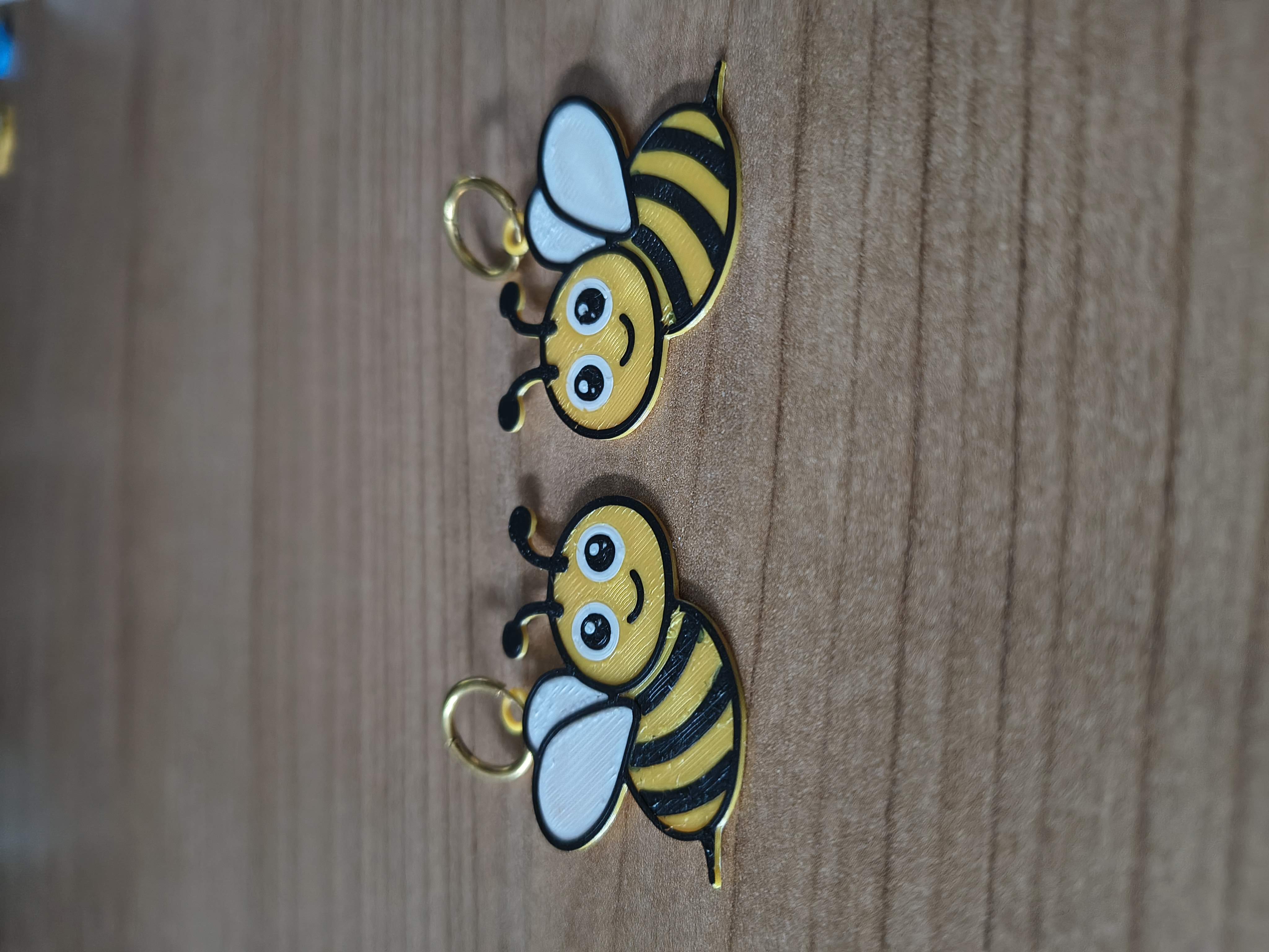 Miniatura 3 do modelo 3D Cute Bee Earings 