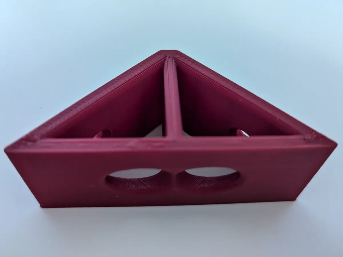 Équerre d'angle à triple renfort