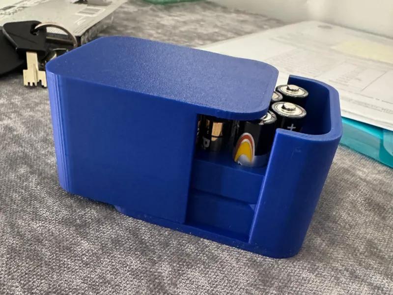 Batteries travel box -Office desk organizer