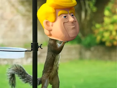 POTUS Trump squirrel feeder