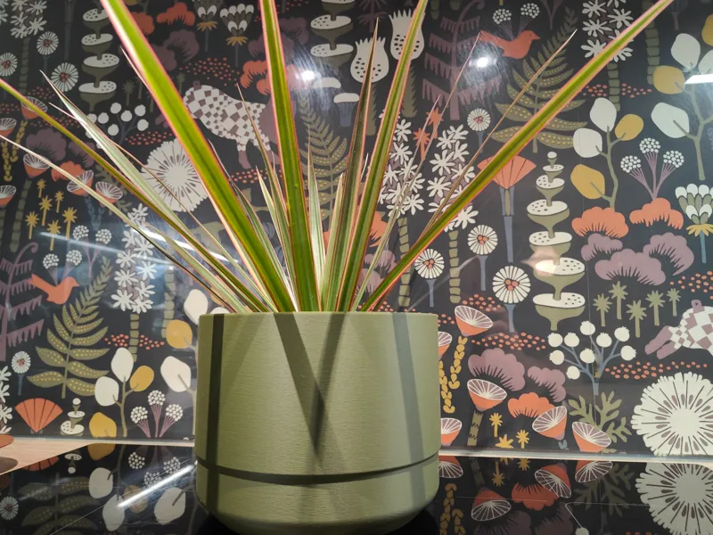 Self watering plant pot - L