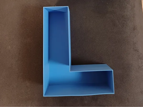 Lettre décorative L