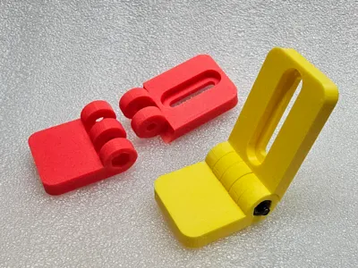 Hinged Slotted bracket M4 30mm