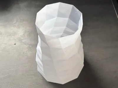Low-Poly Vase