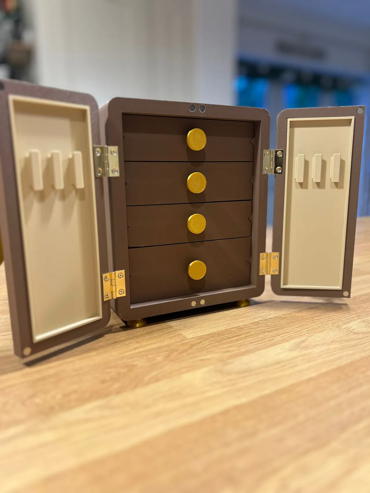 Elegant Jewelry Box view 4