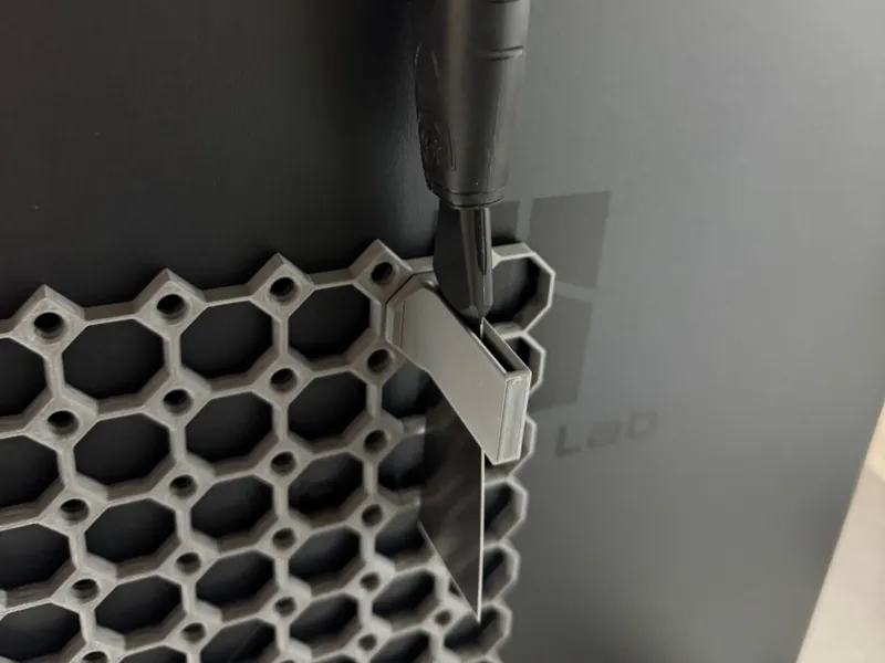 Scraper holder for multiboard