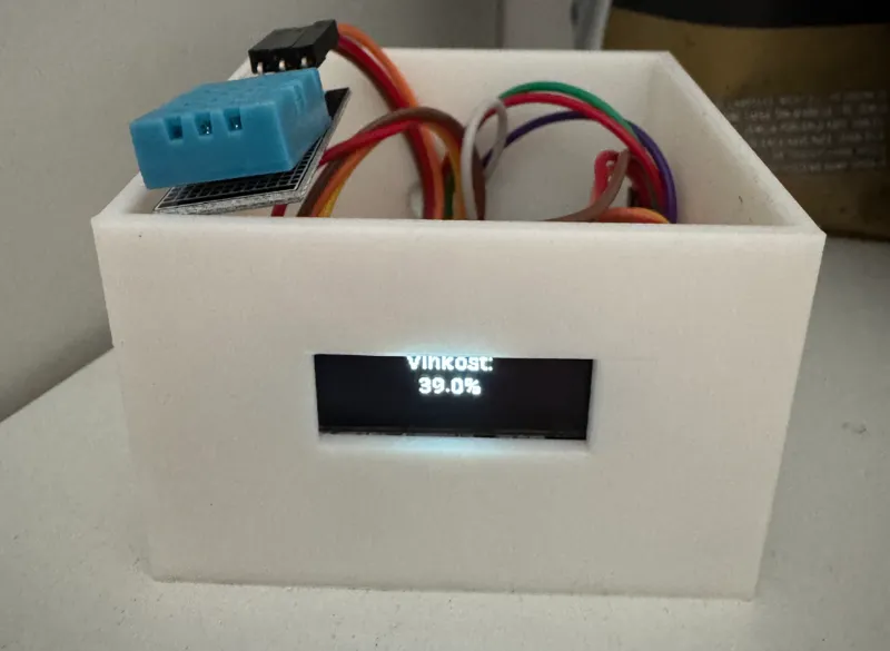 Box for NODE MCU and mini display