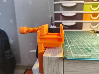 infinityclamp vice with replaceable jaws