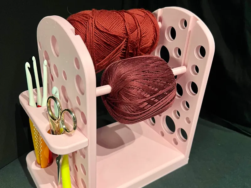 Double yarn holder