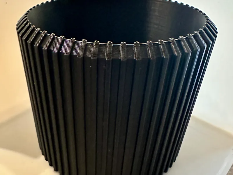 planter with ribbed structure