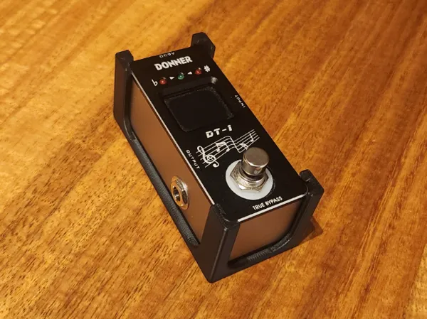 Support générique pour pédale de guitare/basse