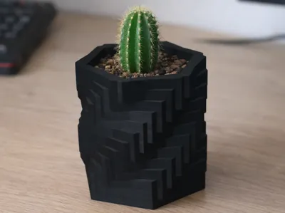 cubic effect flower pot