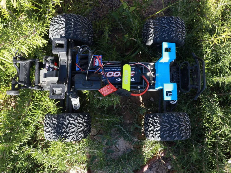 Traxxas STAMPEDE CLIPLESS front body mount