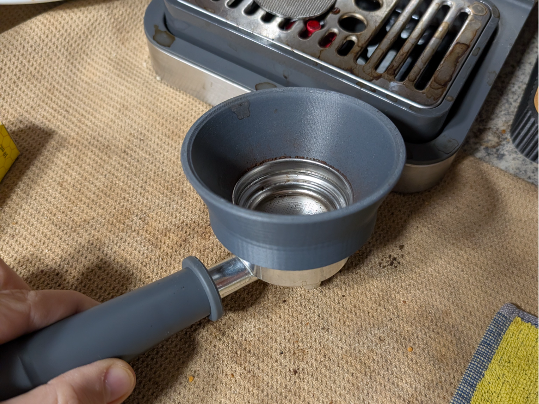 DeLonghi Dosing Funnel | Portafilter Twist Lock