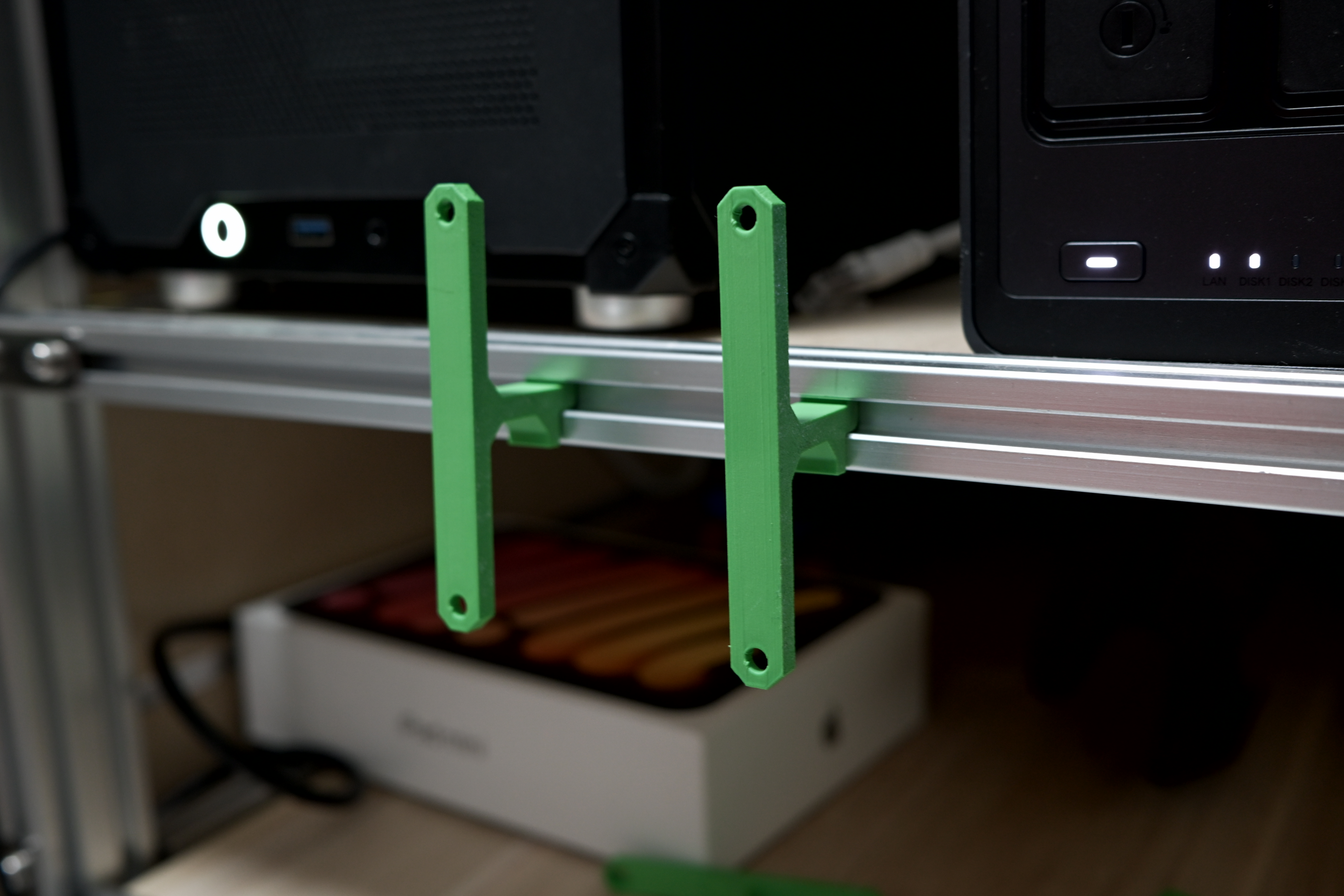 Miniatura 1 do modelo 3D 简易铝型材显示器vesa挂架
