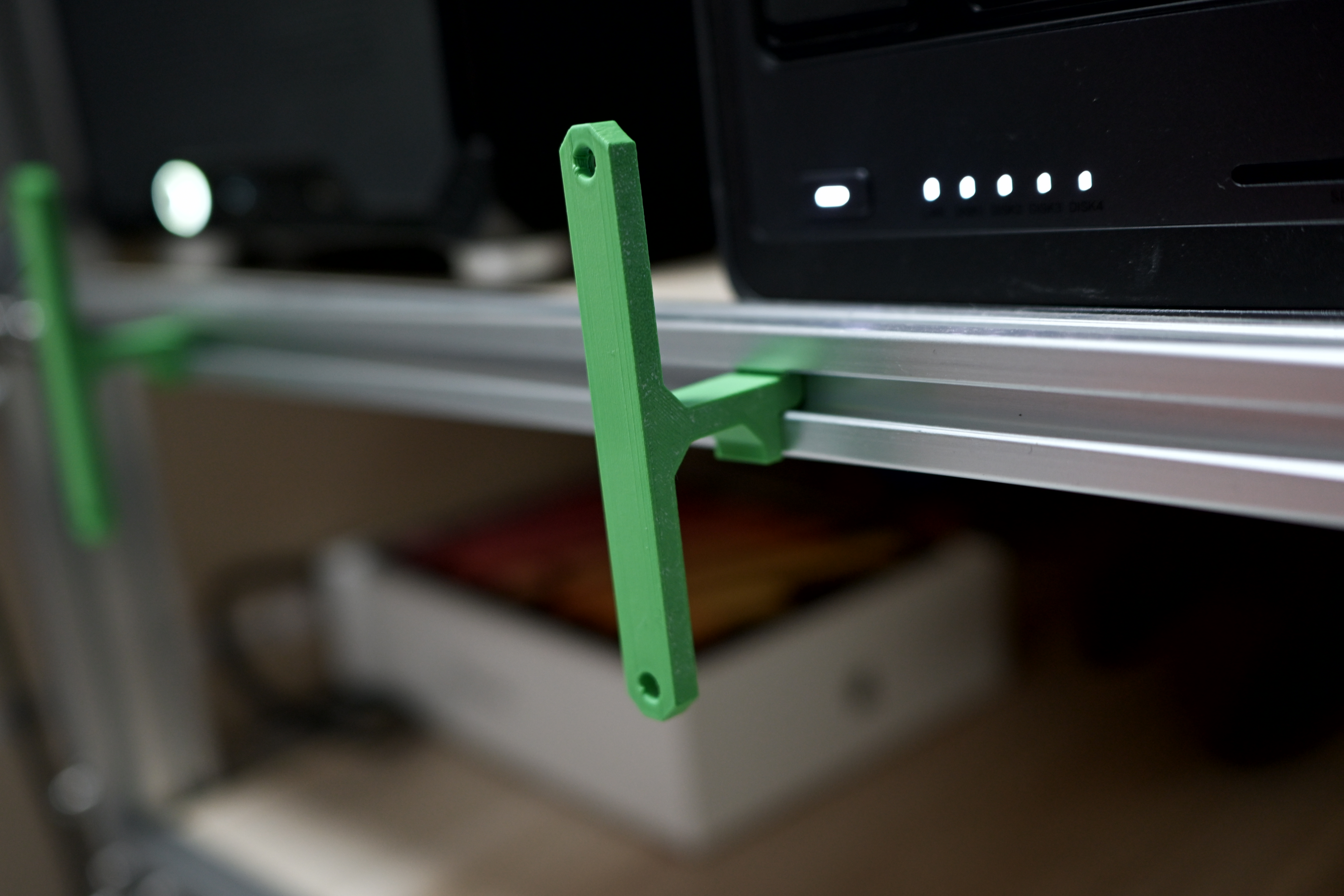 Miniatura 4 do modelo 3D 简易铝型材显示器vesa挂架