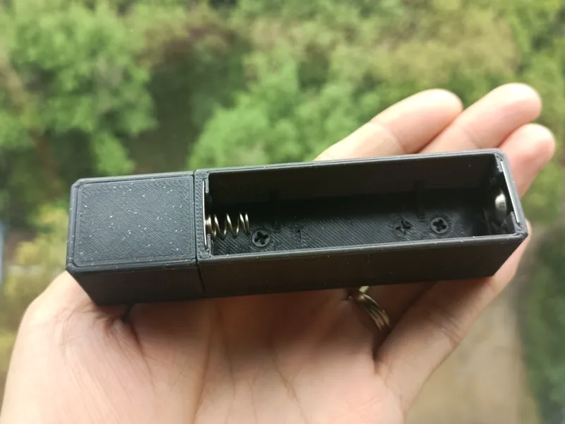 18650充电盒，锂电池简易充电器