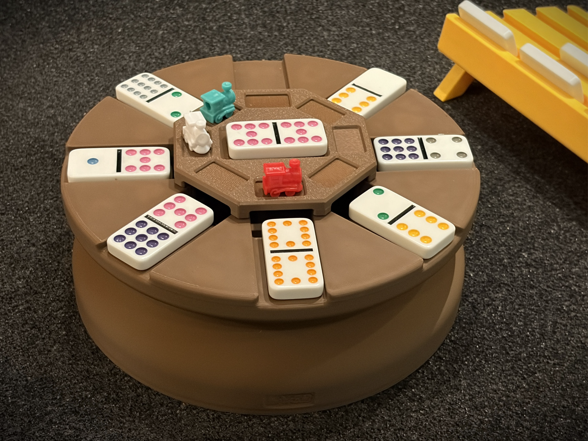 Mexican Train Game Domino Hub Push board 8 Players