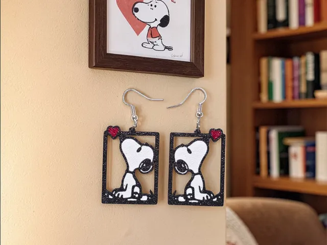 Snoopy heart earrings