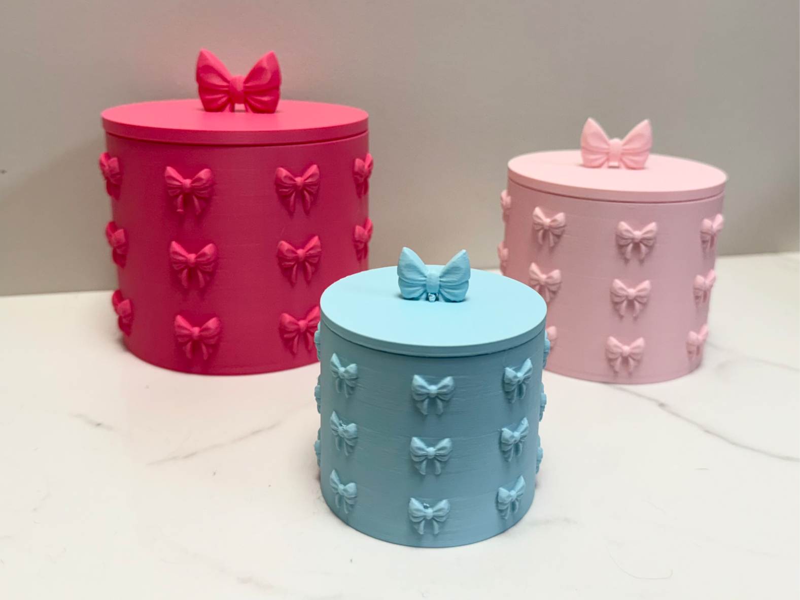 Bow Container with Lid 