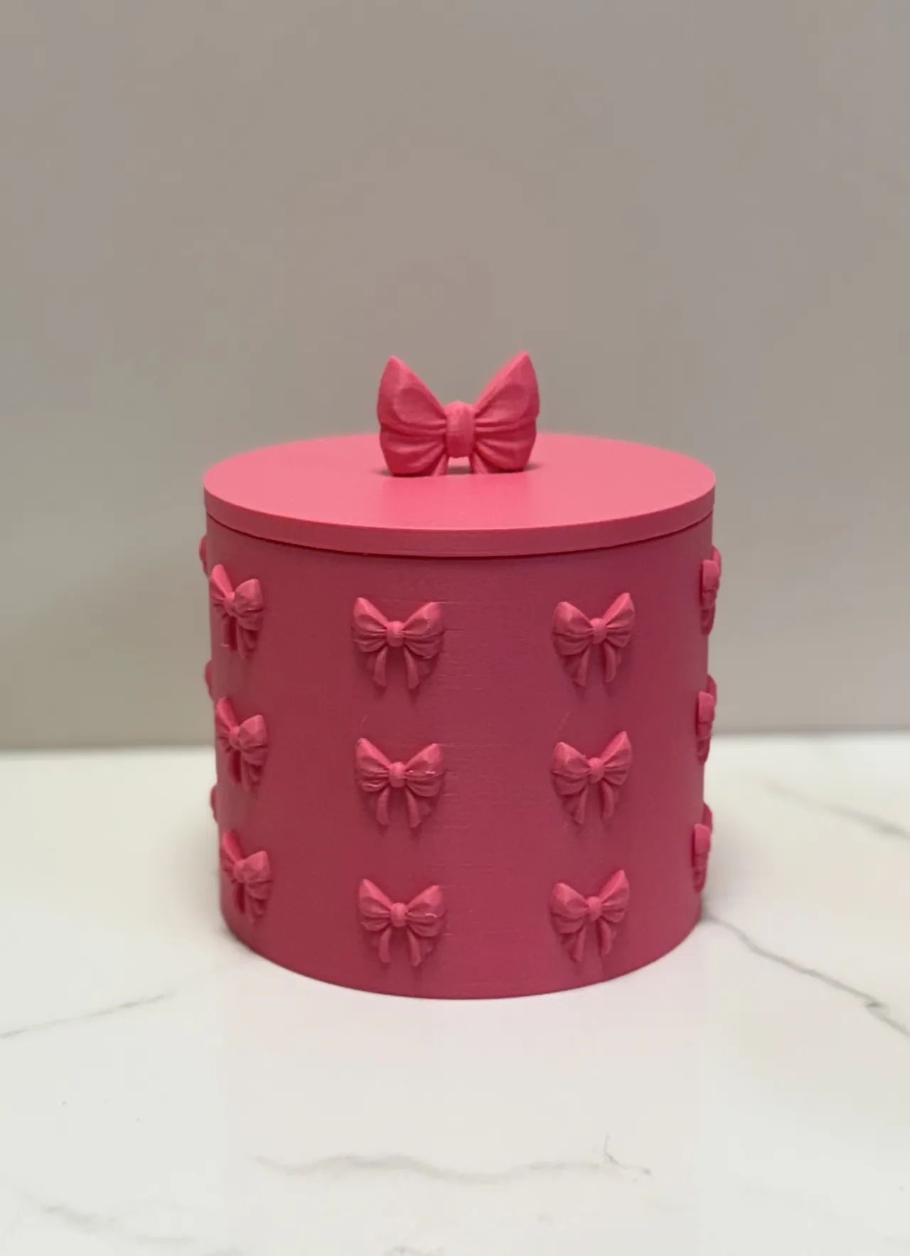 Bow Container with Lid view 3