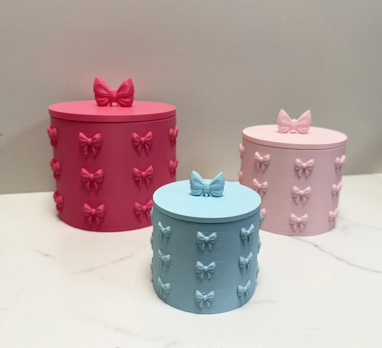 Bow Container with Lid view 4