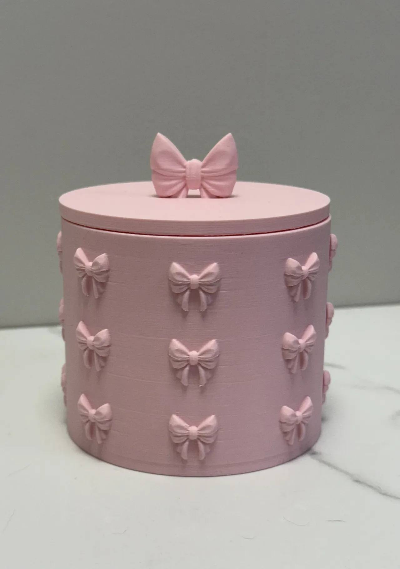 Bow Container with Lid view 2