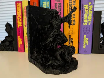Estante o repisa: DCC - Prepotente Bookend — vista de referencia 3