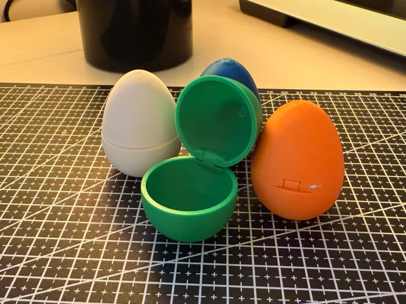 Hollow Egg with snap hinge (filament core)