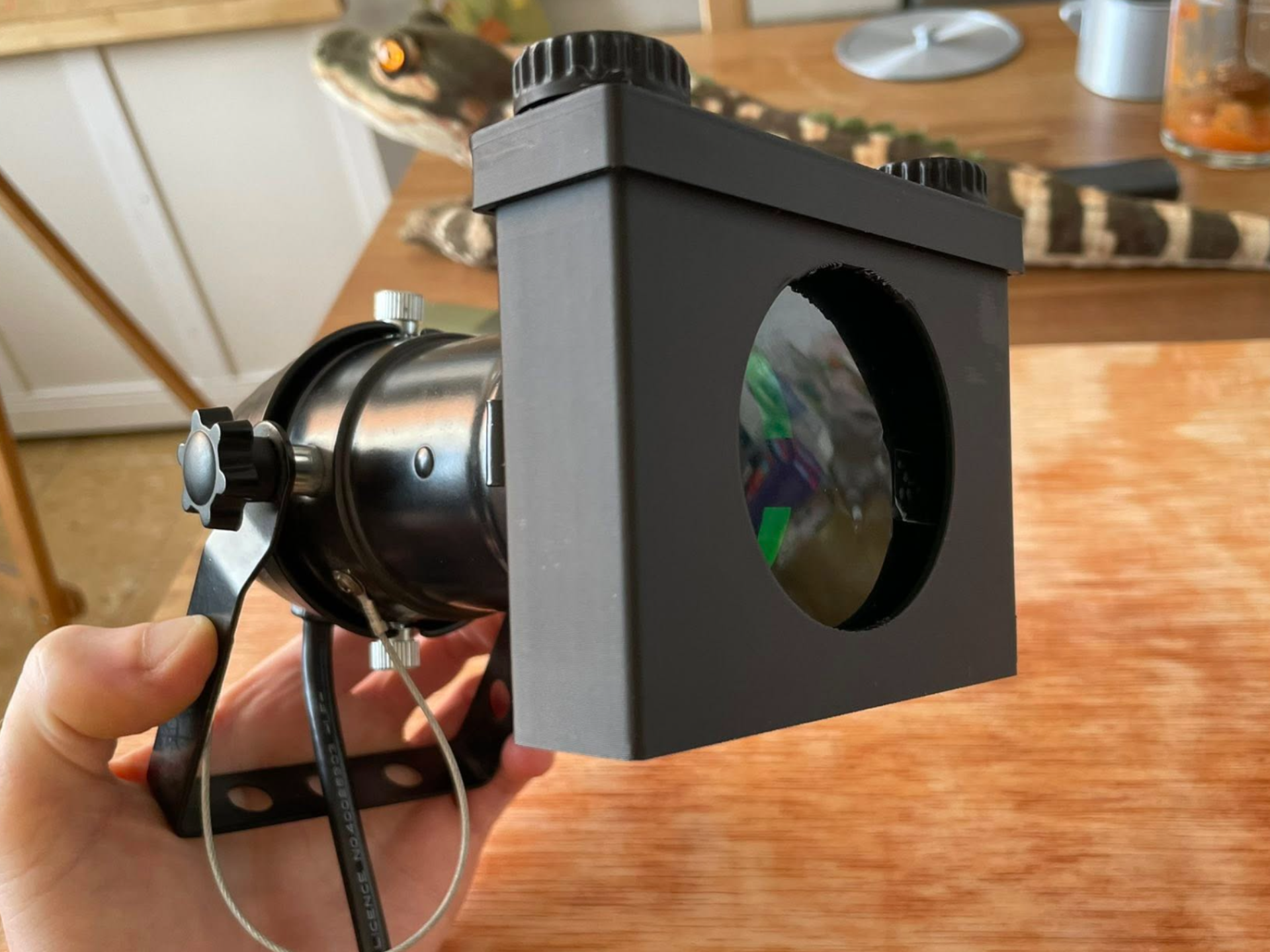 3D Printed Par16 Color Scroller