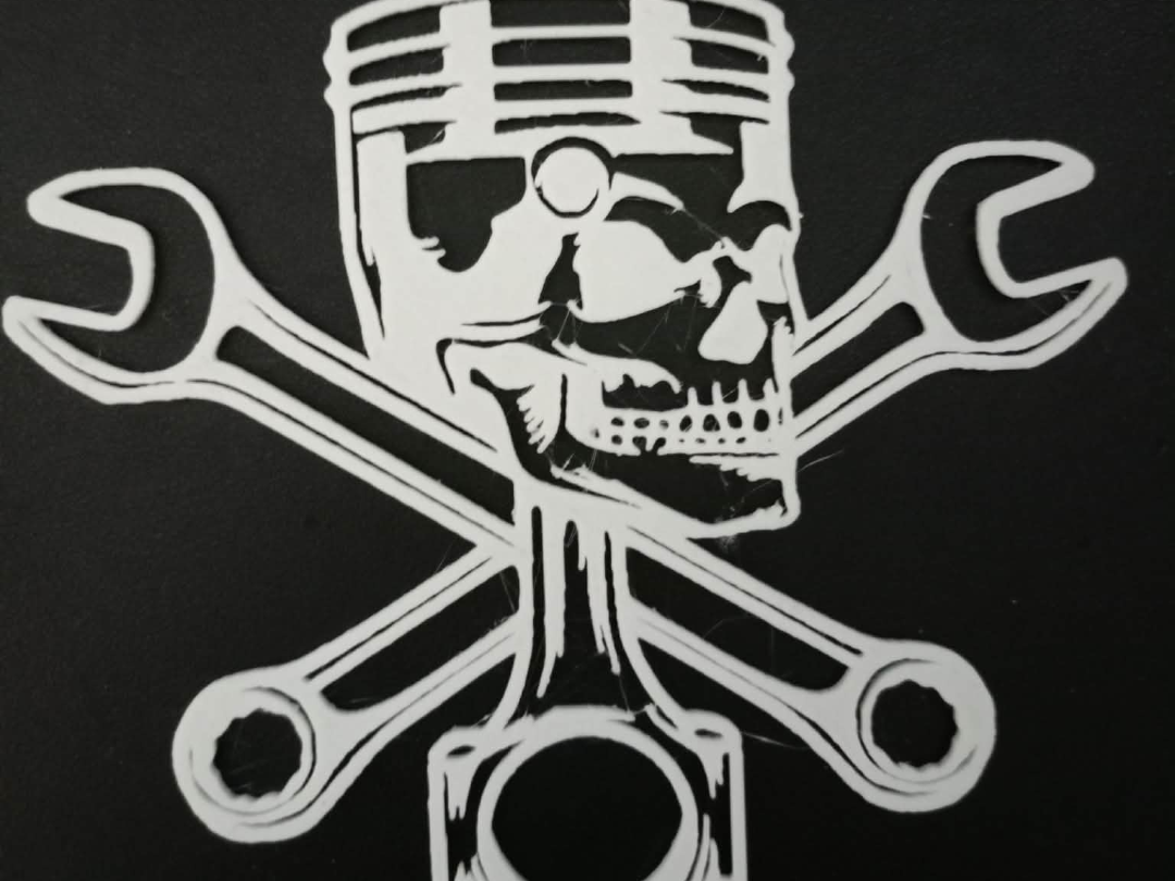 Skull piston keys garage