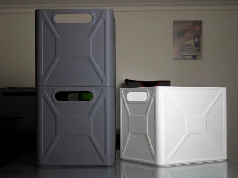 XL-300 stackable box