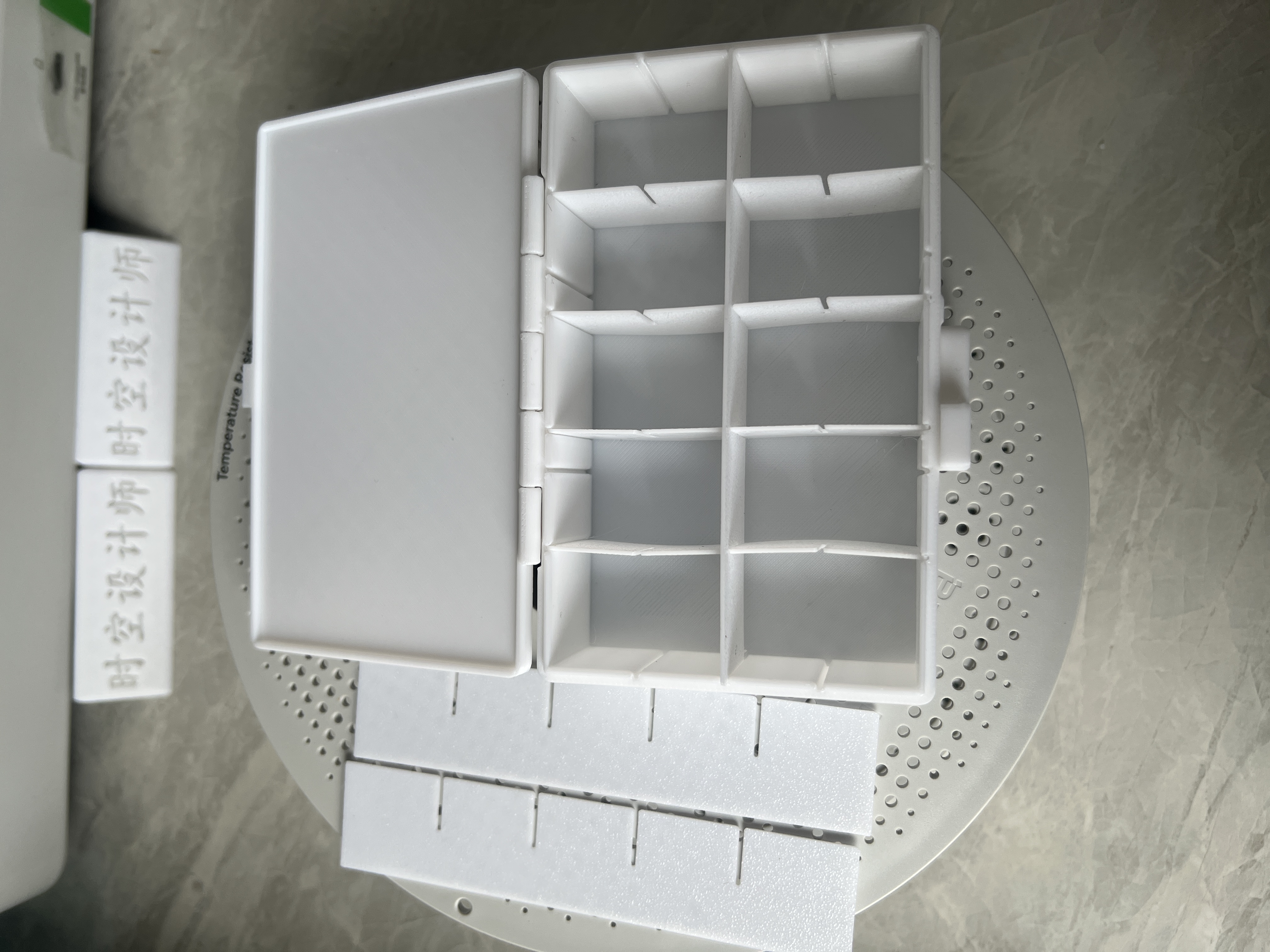 Miniatura 1 do modelo 3D 锁扣盒子带分格，多种类型