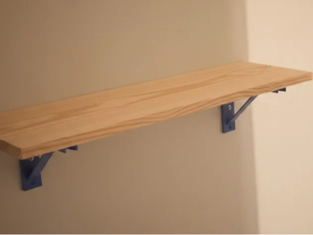 Équerre décorative pour étagère