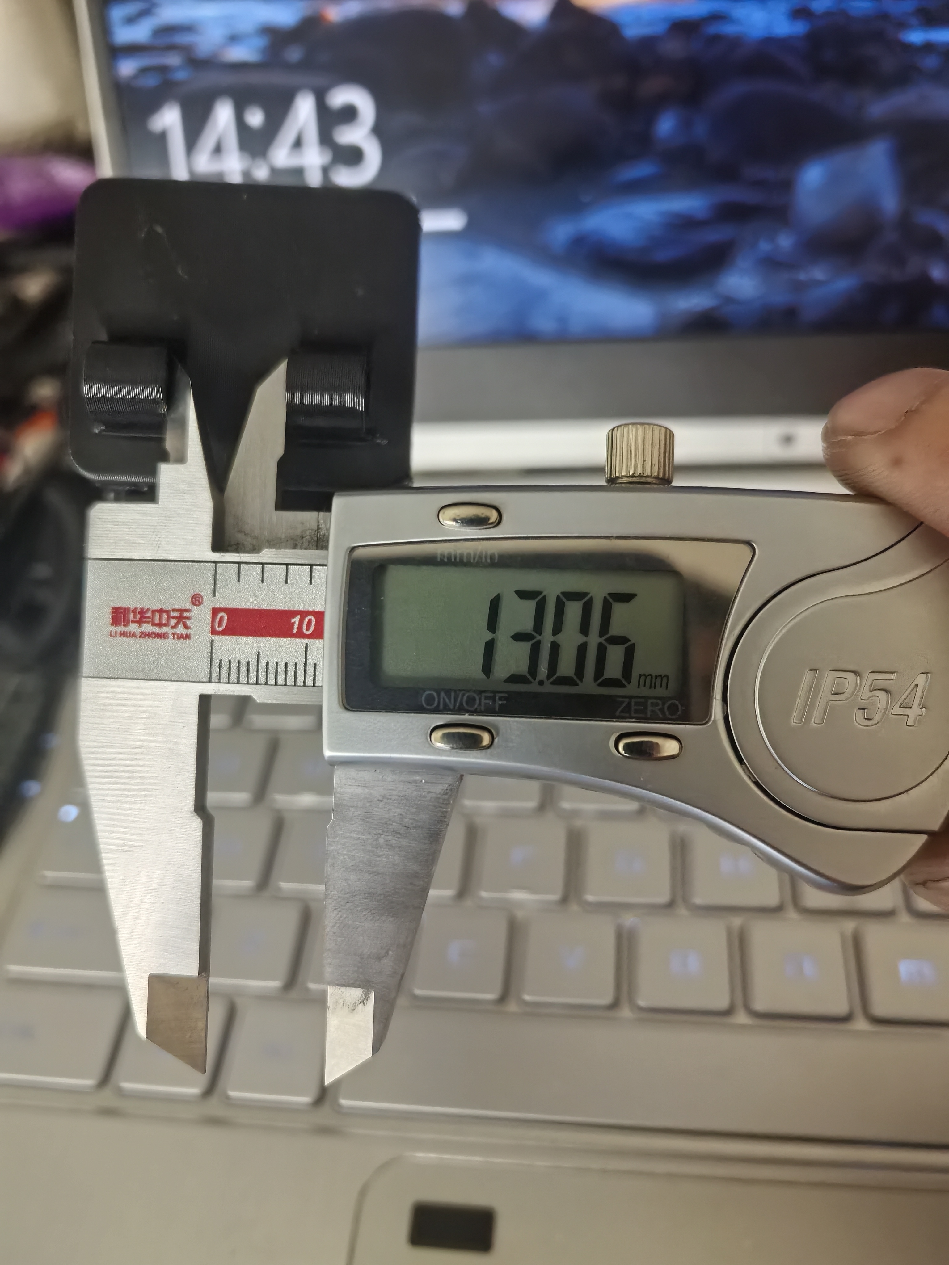 Miniatura 2 do modelo 3D 头灯插扣